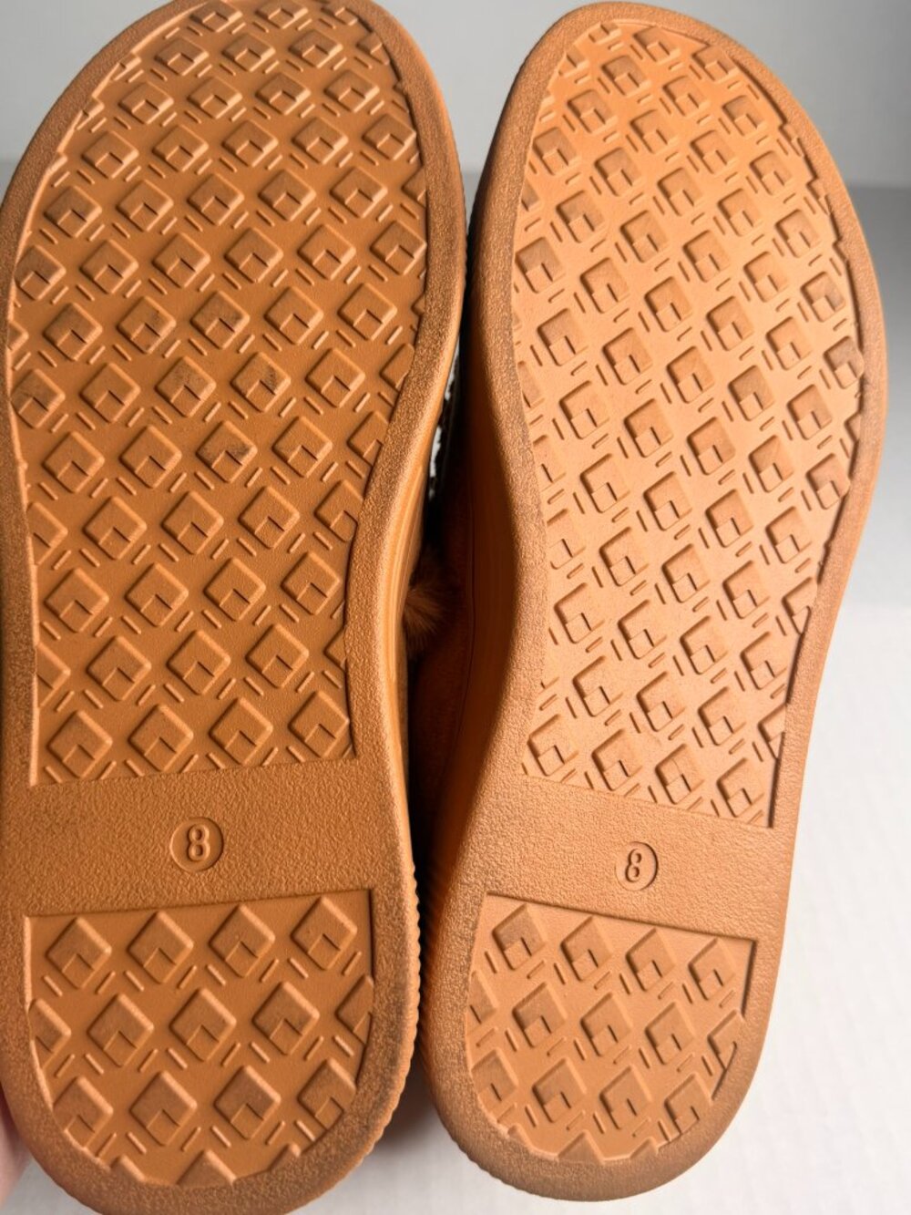 TINSTREE Faux Fur Platform Slippers Camel Brown Women's Size 8 Cozy Moccasins - Picture 10 of 10